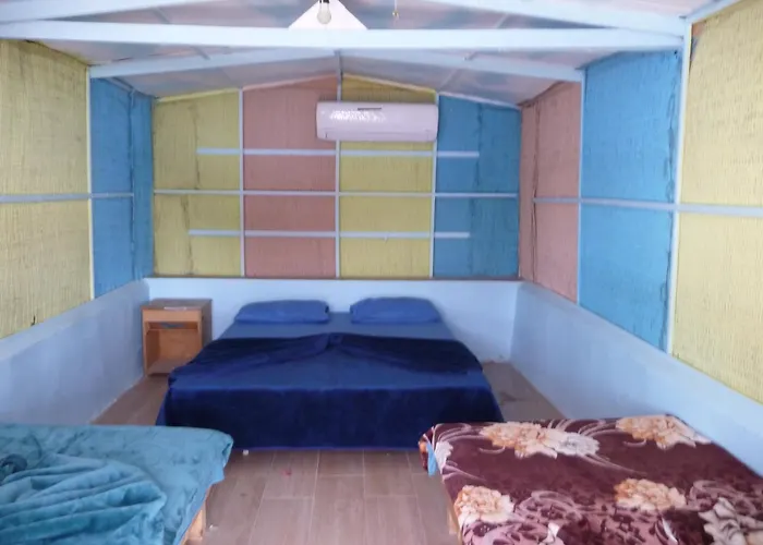 Sahara Camp Hotel *
